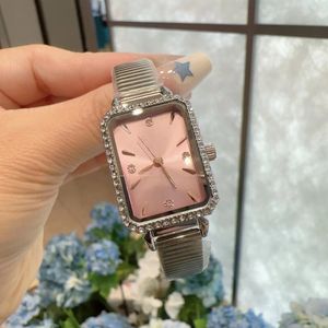 Paris Fashion Show Premiere Lüks Lady Watch Boyutu 20*26mm Kadınlar İzle İsviçre Kuvars Hareketi Lüks Elbise Tasarımcı İzle Ücretsiz Nakliye