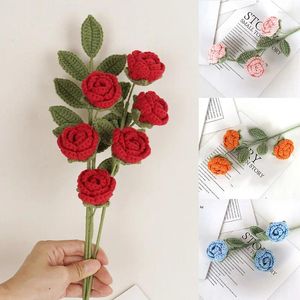Dekoratif Çiçekler Örme Çiçek Gül Buketi Sahte Düğün Dekorasyonu El dokuma tığ işi örgü ev dekorasyon hediyesi
