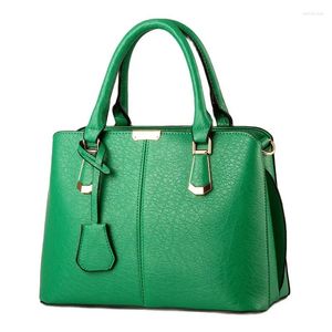 Omuz çantaları moda marka tasarımcısı kadın çantası klasik klişeleşmiş messenger yüksek kaliteli büyük kapasiteli el çantası kadın
