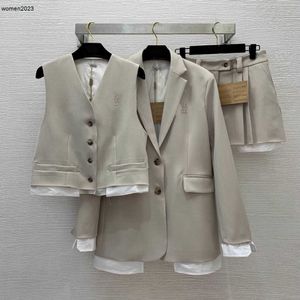 Marka Takım Kadın Takım Emici Tasarımcı Kadın Moda Yelek Seti Yemeği Ceket Blazer Etek 3 PCS PATILACA Üç Parçalı Blazer 02