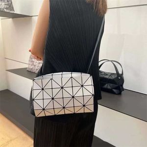 Tasarımcı Çantalar Kadınlar için Gezere Satış Yastığı Gelişmiş Japon Yeni Omuz Lingge Kadınlar Tek Çanta Crossbody Mat Kutu Kamera