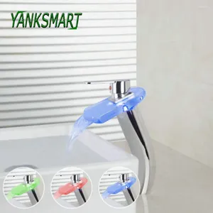 Banyo lavabo musluklar yanksmart lüks krom cilalı led musluk cam şelale spout güverte montaj havza tek saplı karıştırıcı musluk