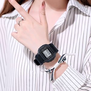 Genç modaya uygun erkek moda öğrencisi izleme Korece versiyonu, basit, atmosferik, tatlı, çok işlevli, taze ve taze kadın elektronik saat spor saati