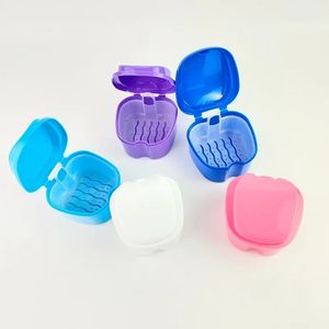 2024 Caixa de banho de próteses de próteses Organizador de dentes Falsos de dentes Dentro com líquidos de líquido Limpeza de dentes Casos de dentes artificiais - Para