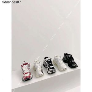 Versão atualizada de olhos fechados paris casais belenciaga corredor 7.0 sapatos de papai para mulheres com coloras com solas grossas e sapatos da moda para homens