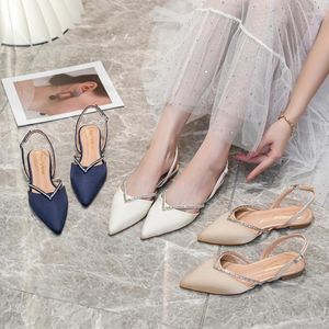 Sıradan Ayakkabı 2024 Elbise Tek Sandalet Pompası Kristal Rhinestone Arka Kayış Gösterişli İçi Boş Glitter Düz Kadınlar