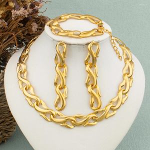 Серьги ожерелья устанавливают золотой цвет полый медный браслет мода Женщины Dubai Africa Jewelry