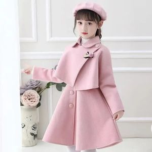 Girl Herbst Winter Dress Set Ethnischer Stil Little dreiteilige Wollleistung koreanische Kinderkleidung 240403
