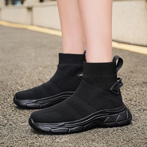 Casual Shoes 2024 Summers Sport Style Mesh Sneakers für Männer Frauen Leichtkleidung täglich Flat-on-Slip-On-Größe 48 29 cm Paar