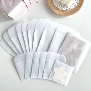 Umschläge 100pcs/Los Mini Größe Durchstreben Schwefelsäurepapier Umschläge für Hochzeitsgeschenkverpackung Schmuckfotos Paket Paket Paket