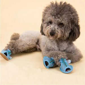 Собачья одежда 4pcs Обувь резиновая сетка хлопок дышащие антискридные сандалии для домашних животных для маленьких собак аксессуары Оптовые подарок