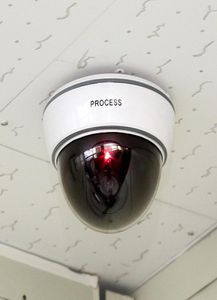 Kapalı dış mekan güvenlik koruması için LED sensör ışığı kukla kubbe sahte kameraları ile gözetim güvenlik kamerası 8724177