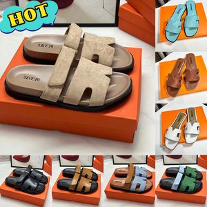 Дизайнерские сандалии женщины скользят тапочки Shypres Sandal Leather Slide Slide Slide Scelper Luste Luxury Swiders Мужские женские обувь платформу Slide Flat Beach Sandal Size 35-42