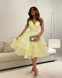 Parti Elbiseleri Sapmae V yakalı kolsuz A-line kısa fermuar yukarı sarı basit prenses zarif balo kadınlar için resmi diken elbise