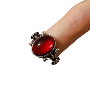 Ретро -живое кольцо женское красное гранат драгоценный камень открытый кольцо модные украшения моды