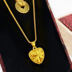 Kopyala% 100 Goldplated küçük aşk kalp bayanlar kolye iyi şanslar kız arkadaşı için hediye hediyeler 240407