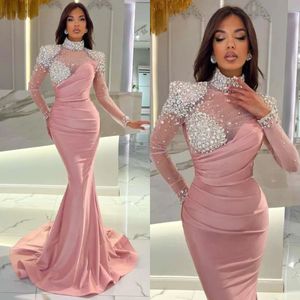 Pembe Denizkızı Gece Elbise Zarif Rhinestones Yüksek Boyun Boncuklu İllüzyon Uzun Kollu Balo Elbise Ruffles Kadınlar İçin Resmi Elbiseler