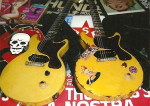 1959 Junior DC TV Sarı Krem Kalıntısı Elektro Gitar Siyah P90 Köpek Kulak Singlecoil Pickup Kırmızı Kaplumbağa Kabuğu Pickguard Sarma 4280147