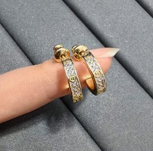 Orijinal Marka Tasarımcı Kızlar CA Diamond Vida Stud Hoop Küpe 18K Altın Kadın Logo Gravür Aşk Küpeleri Düğün Partisi Takı