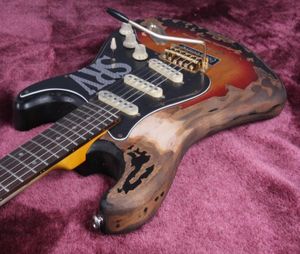 Promosyon Masterbuilt SRV Stevie Ray Vaughan Heavy Relic St Tribute Electric Guitar Alder Vücut Vintage Sunburst Sol El Tremol1969363