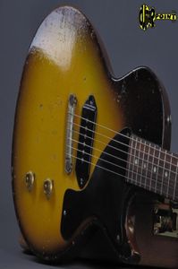 Nadir 1957 Junior Tobacco Sunburst Koyu Kahverengi Heavy Relic Electric Guitar Tek Kesim Gövde 1 Parça Boyun Scarf Eklemi Hayır P90 Köpek 6935583