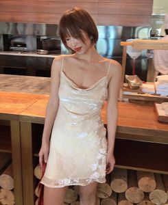 Sıradan Elbiseler Magebop Son Bayanlar Şık 3D Akıllı Beyaz Mini Elbise Astar ve Spagetti Kayışı