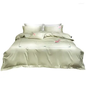 Наборы постельных принадлежностей Caiyitang 4 штуки гладкий мягкий шелк, как набор пино -вышива, кровать для стеганого одеяла