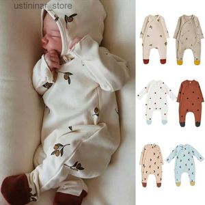 Rompers 2024 Bahar Uzun Kollu Bebek Onesies Bebek Pamuk Giysileri Ayakları Pijamalar Pijamalar Bacaklar Romper Karikatür Yenidoğan Bodysuit 0-9month L47