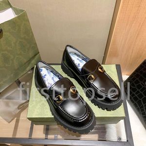 Shopping Shopping Designer Abbigliamento Luga per la sola a carena di api da donna di lusso scarpe piattaforma di gomma nera signore in gomma nero di alta qualità ricamo in pelle vera e propria scarpe casual 36-41