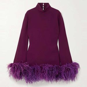 Fabrika Özel Oem Lady Elegant Mor Uzun Kollu Sonbahar Kesim Kadın Mini Elbise Devekuşu Tüy Döşeme