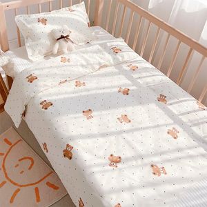 3pcs Set Born Baby Cot Sheet Cover Cover Case Pillowcase Cotton Cartoon Print Print Plat Bed Math Maddlers Bendings 240325