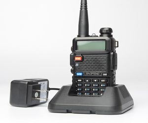 Новый Baofeng Uv5r Walkie Talkie Dual Band Двухэтажную радиоприемник UV 5R Portable HAM Radio Radioiver Baofeng UV5R Руночничество Toky WOK7509185