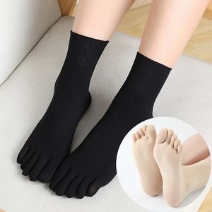 5 Çift Kadın Naylon Toe Socks Sıradan beş parmak katı siyah beyaz bayan kız moda şeffaf sıkıştırma ince ipek 240408