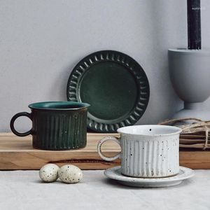 Кружки европейская арт -керамическая кофейная чашка с блюдцом японский ретро -магазин латте 200 мл простой домашний завтрак напиток