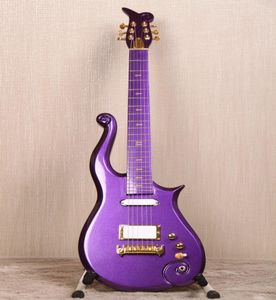 Özel Prens Bulut Metalik Mor Elektrik Gitar Alder Vücut Akçaağaç Boyun Altın Kafa Çubuk Kapağı Altın Sembol Sargısı Çarpıntılı 1427401