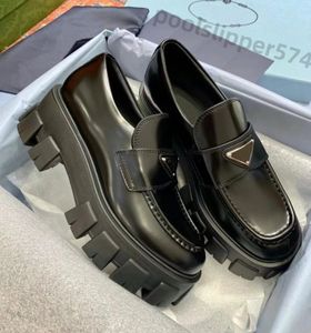Tasarımcı Elbise Ayakkabı Tasarımcı Kadın Loafers Bayan Üçgen Ayakkabı Lüks Deri Ayakkabı Tasarımcı Yaz Kadın Monolit Loafers Ayakkabı Hızlı Nakliye Boyutu Eur35-41