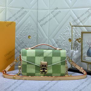 24SS Women Checkerboard Contrast Bags Diagonal Crossbody Bag для Ladies Luxury Designer Dester Doscag Doster Card Outdoor Travel Wallet Messenger 21cm