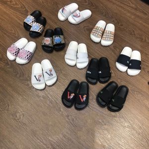 Çocuk Terlik Erkek Kızlar Slaytlar Günlük Ev Plaj Ayakkabıları Toddler Çocuklar Mektup Baskılı Kauçuk Marka Lüks Marka Gençlik Tasarımcısı Açık Flip Flops L63C#