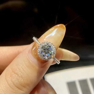 Полосы колец KNB Deluxe 0,5-3CT True Mosilicon Diamond Right Ring Ring для женщин 925 Чистое серебряное свадебное кольцо жемчужины изысканные украшения J240410