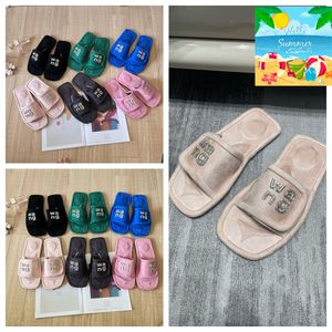 Yeni Stil Tasarımcı Terlik Sandalet Sandalet En Kalite Lüks Kadın Malzeme Velcro Bant Partisi Yumuşak Oda Platformu Slip-On Büyük Boyut 35-42 GAI ÜCRETSİZ Nakliye