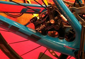 Juin Tech F1 Cyclocross CX Pinze freno a disco bici da bici da bici con pinza per bici da strada adattatore a montaggio piatto con rotori da 160 mm