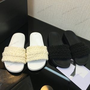 Yüksek versiyon küçük koku inci terlik kadın 2024 yaz yeni daire dışarısı giymek all-mwch boncuk tide sandalet markası ünlü tasarımcı kadın örgü dokuma katır slayt