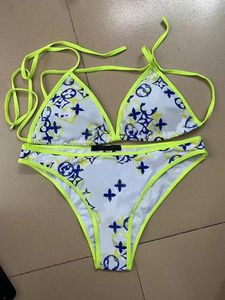 Tasarımcı Mayo Kadınlar Vintage Thong Micro Cover Up Bayan Bikini Setleri Mayo Baskılı Mayo Takımları Yaz Plajı Giyim Yüzme Takım Beden S-XL Burb111