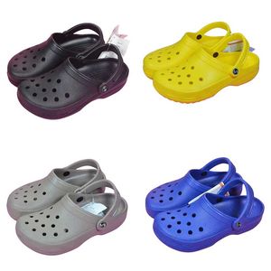 Kadın tıkanma tasarımcısı sandalet çocuk ayakkabıları bebek çocukları terlik slaytları toka klasik erkek üçlü siyah beyaz su geçirmez ayakkabılar hemşirelik