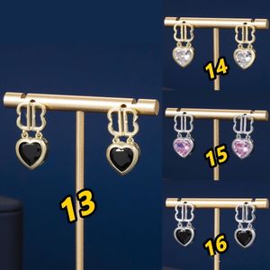 Pendiência de coração de letra dupla Brinco para mulheres Copper Gold Color Piercing Earring Ear Stud Jóias Aretas AceSorios Designer Mujer