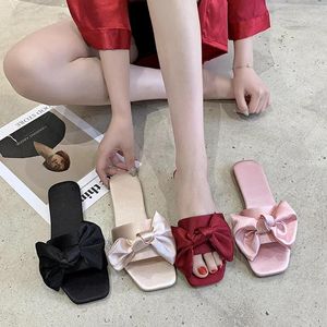 Terlik 204 Moda Satenler Düğün Lüks Kadınlar Peep Toe Yatak Odası Ev Sandalet Gelin Gelin Nedime Ayakkabı İpek Yay ile