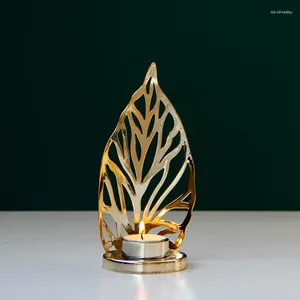 Mum Tutucular Metal Şamdan Dekorasyonu Lüks Altın Çay Işık Tutucu Demir Yaratıcı Atmosfer Düğün Evi Dekoru İçin Fener