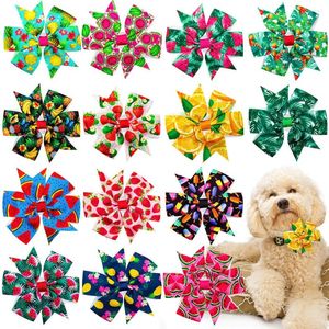 Köpek kıyafetleri 50/100pcs Pet Pows Tie hareketli yakalı yaz meyve tarzı kedi çiçek yakası küçük tımar aksesuarları için