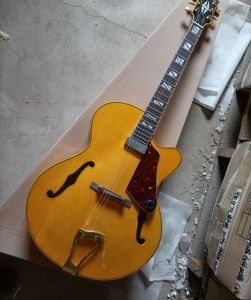 Kablolar Ücretsiz Kargo Caz Yarı İçi Boş Archtop Gitar Elektro Gitar Sarışın Renk Caz Guitarra Tek Kesim En İyi Elektro Gitar