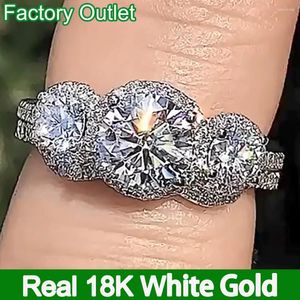 Ringos de cluster personalizados Real 18k White Gold Bridal Sets Ring Women Women Engagement Anniversary Weding Band Diamond Três Round Moissanite
